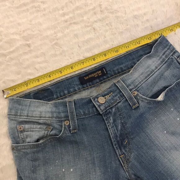 Light wash distressed Levi’s skinny jeans - Picture 4 of 7